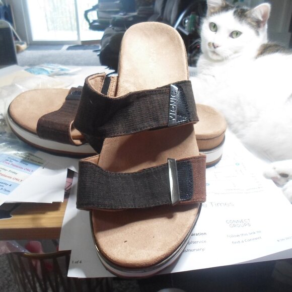 Sandals - Picture 5 of 6